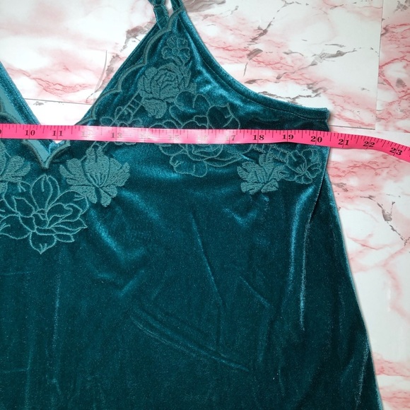 Love on a hanger Embroidered Velvety Camisole size M - Picture 6 of 7